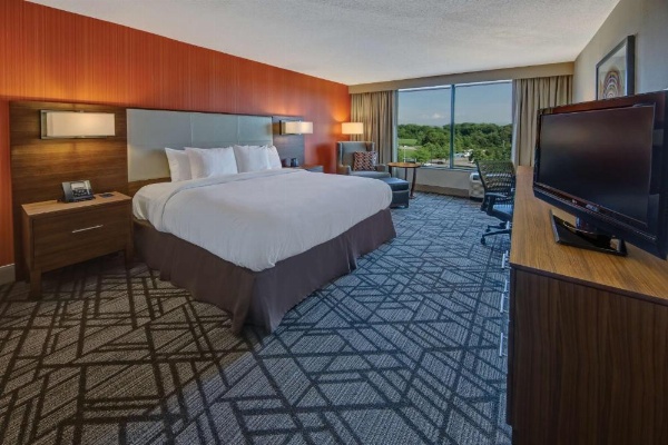 Hilton Knoxville Airport image 26